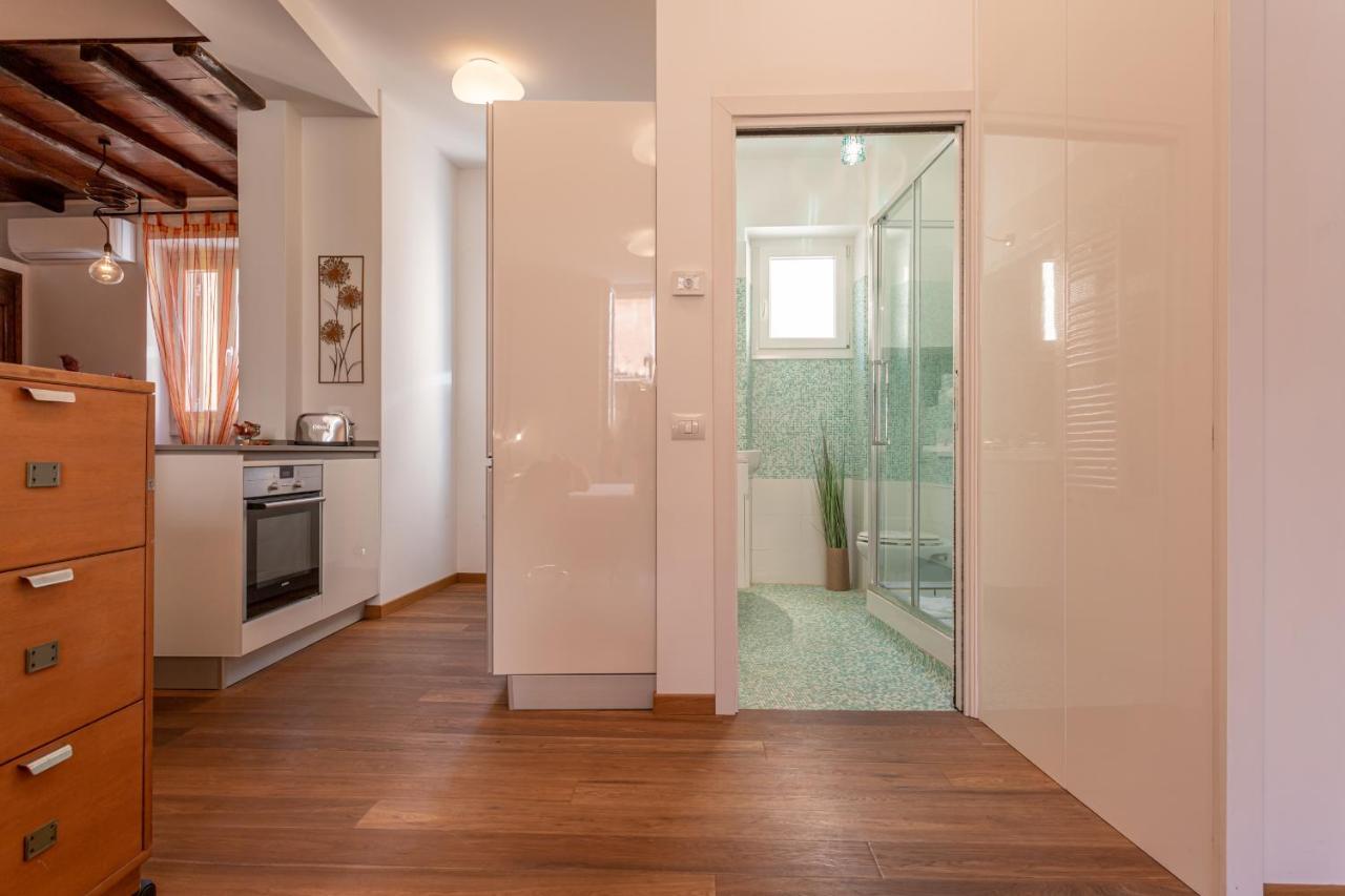 Emma - Lovely Suite In Trastevere Rome Bagian luar foto